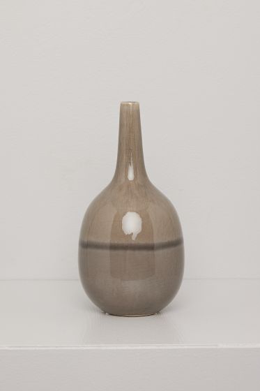Loke vase med smal hals grå